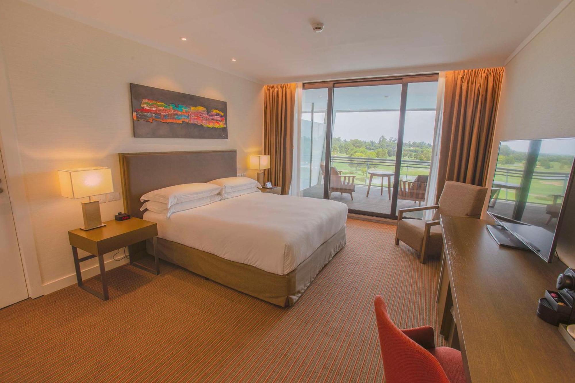 מלון Hilton Pilar מראה חיצוני תמונה