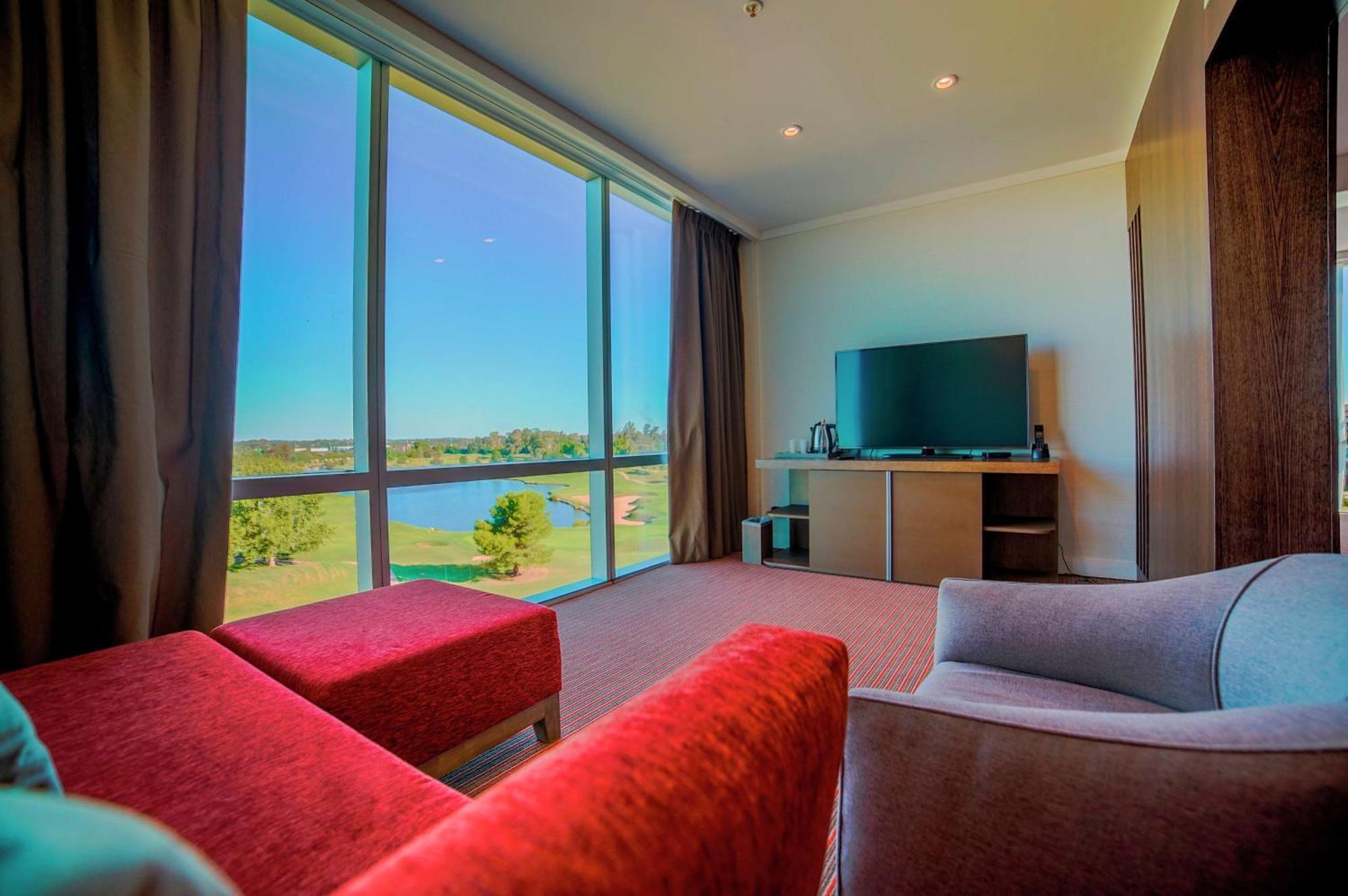 מלון Hilton Pilar מראה חיצוני תמונה
