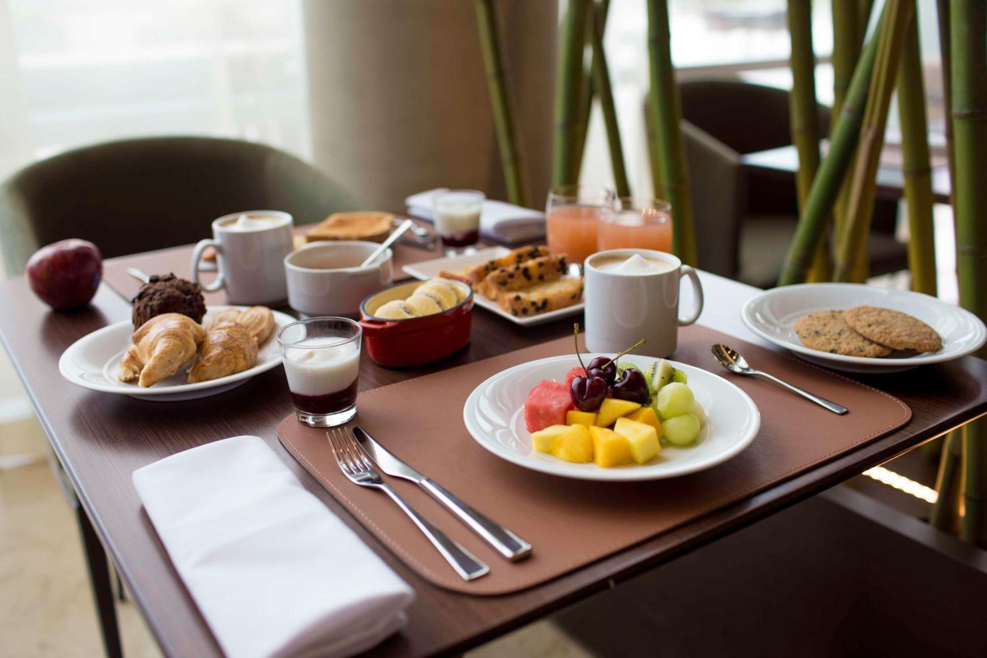 מלון Hilton Pilar מראה חיצוני תמונה